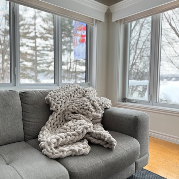 HANDMADE KNIT BLANKET 🧶 - Picture 4 of 4